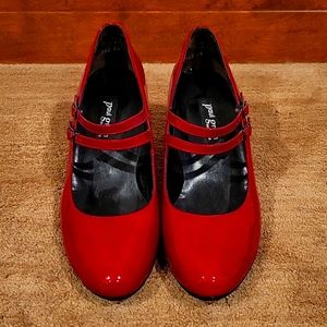 Paul Green red pumps